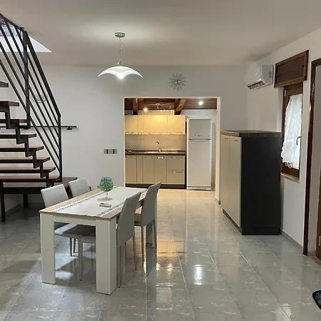 Casa Andros Pertosa